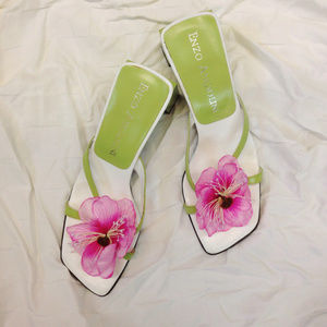 Pink Hibiscus Flower Sandals! Enzo Angiolini, 7B